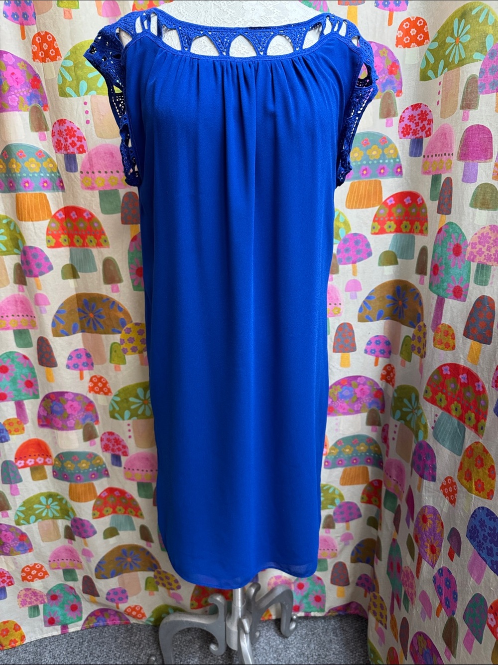 Max Studio Midi Dress. Medium